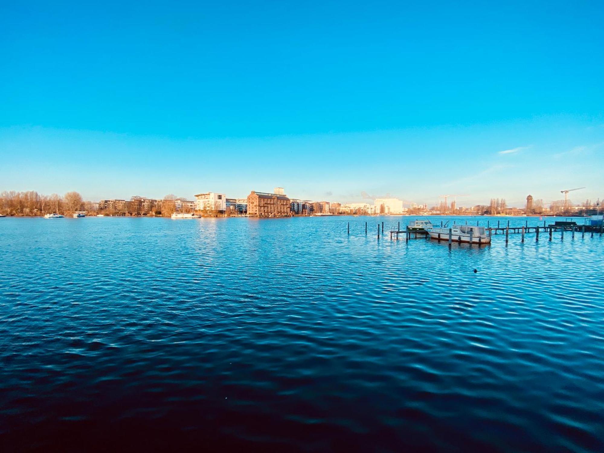 Schoene Aussichten Mitten In Berlin - Il Sole Esterno foto